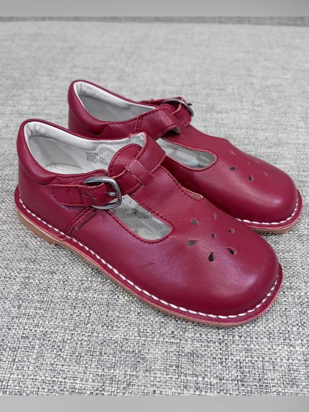 L’amour size 12 Joy t-strap dress shoes NWOT